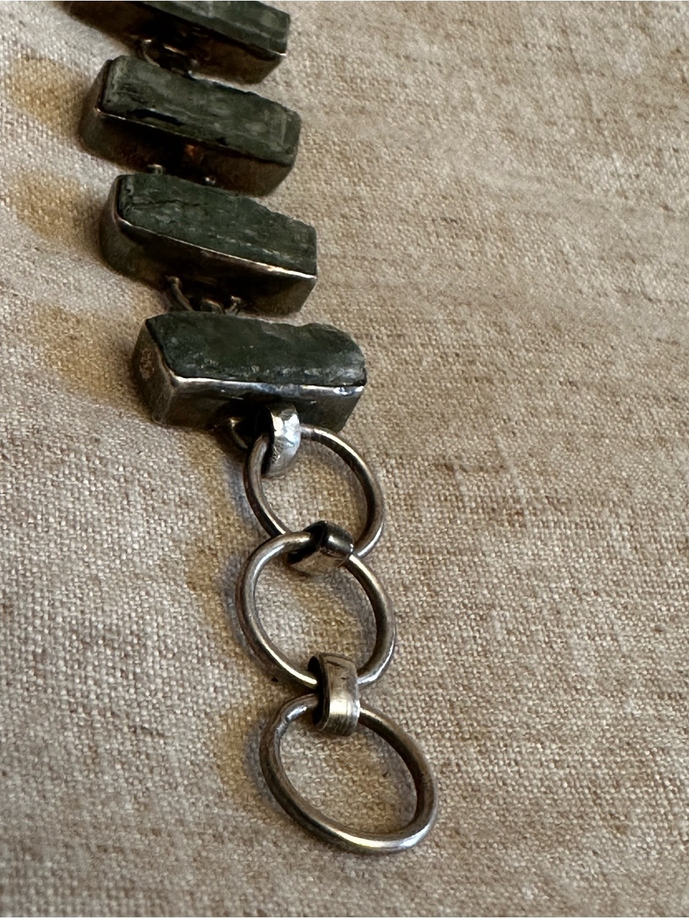 Green Crystal Rectangular Stone Link Bracelet - Picture 4 of 9